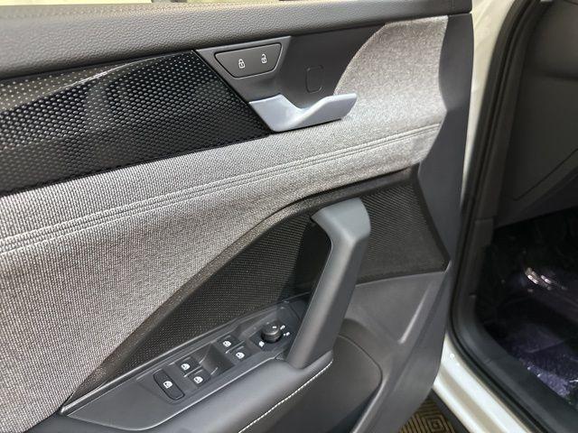 new 2025 Volkswagen Tiguan car, priced at $30,898
