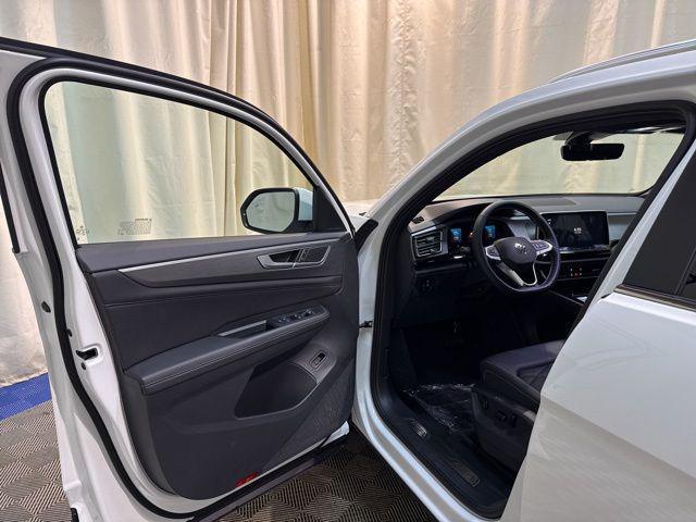 new 2025 Volkswagen Atlas Cross Sport car, priced at $42,969