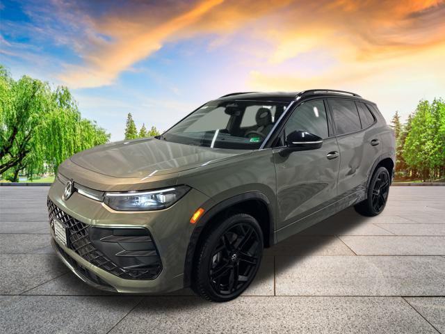 new 2025 Volkswagen Tiguan car, priced at $38,667