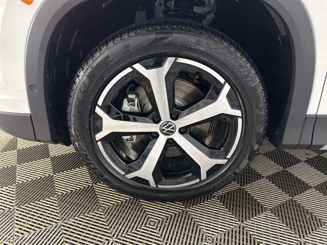 new 2025 Volkswagen Tiguan car, priced at $31,675