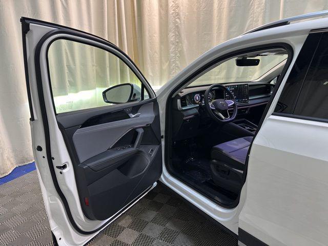 new 2025 Volkswagen Tiguan car, priced at $31,675