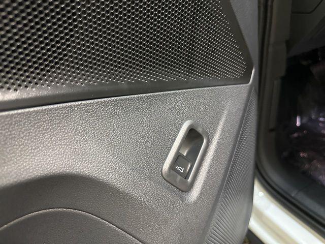 new 2025 Volkswagen Tiguan car, priced at $31,675