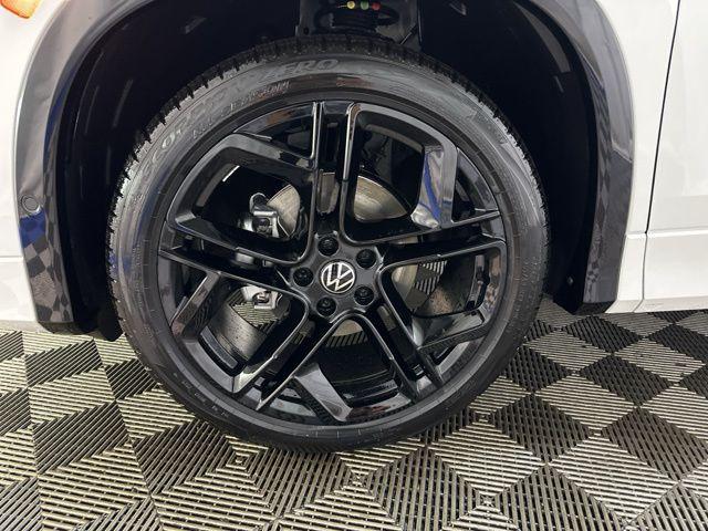 new 2025 Volkswagen Tiguan car, priced at $36,063