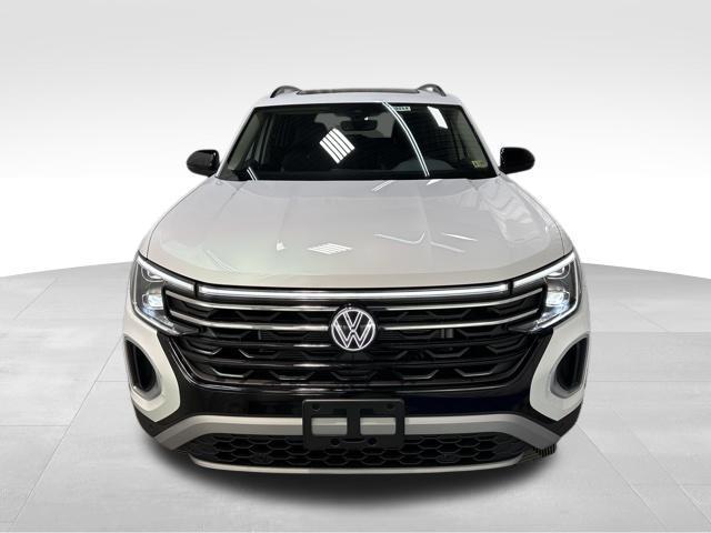new 2024 Volkswagen Atlas car, priced at $45,430