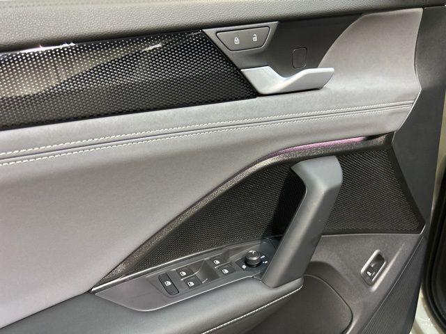 new 2025 Volkswagen Tiguan car, priced at $36,729