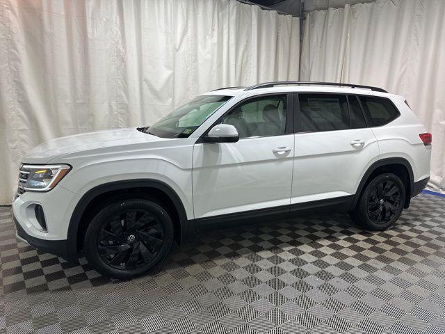 new 2025 Volkswagen Atlas car, priced at $44,575