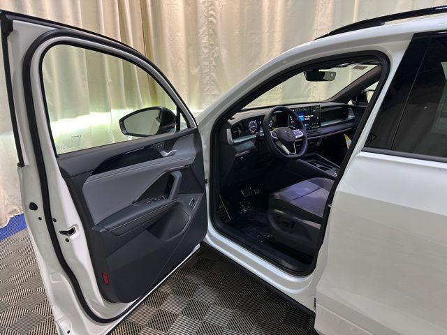 new 2025 Volkswagen Tiguan car, priced at $34,916