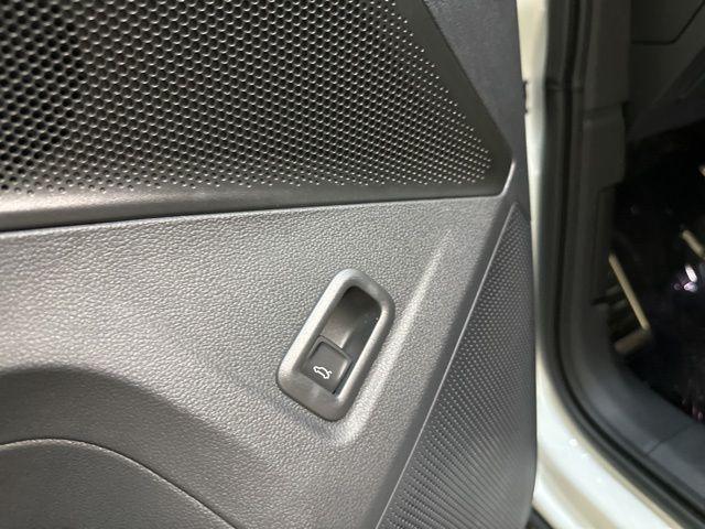 new 2025 Volkswagen Tiguan car, priced at $34,916