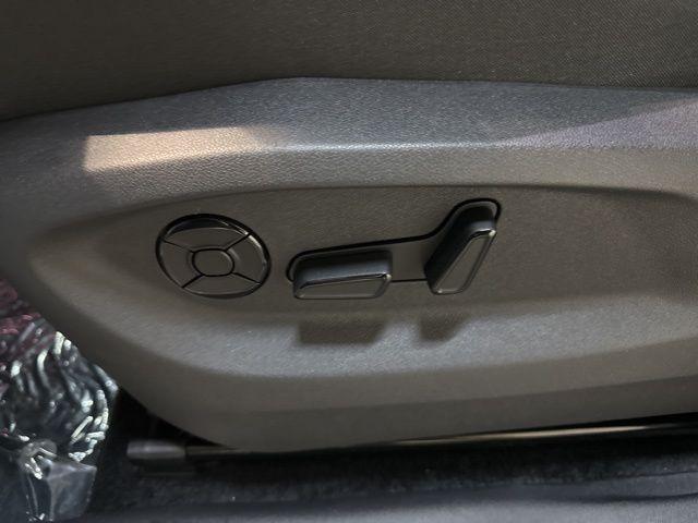 new 2025 Volkswagen Tiguan car, priced at $34,916