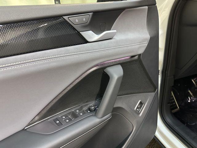 new 2025 Volkswagen Tiguan car, priced at $34,916