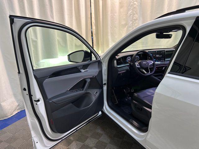 new 2025 Volkswagen Tiguan car, priced at $38,287