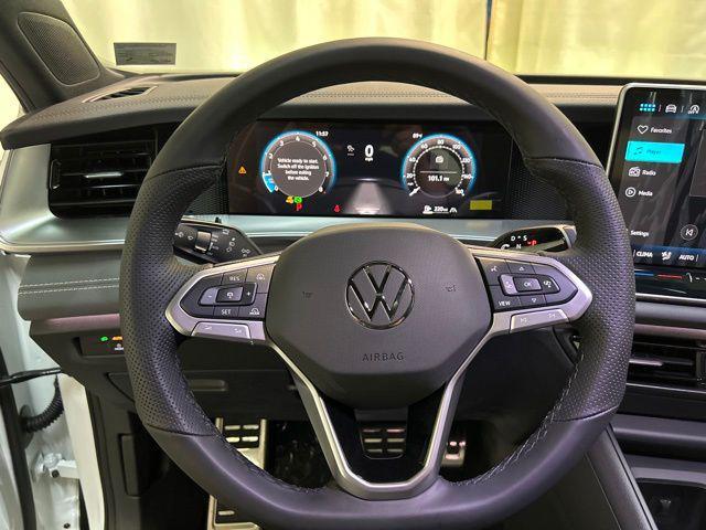 new 2025 Volkswagen Tiguan car, priced at $38,287