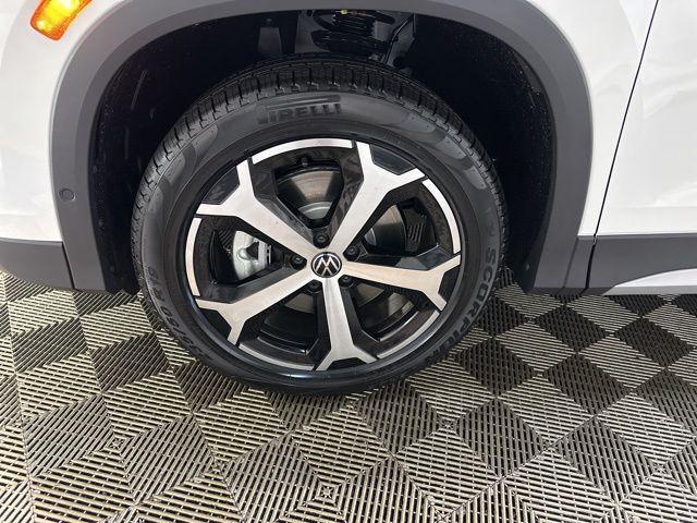 new 2026 Volkswagen Tiguan car, priced at $35,201