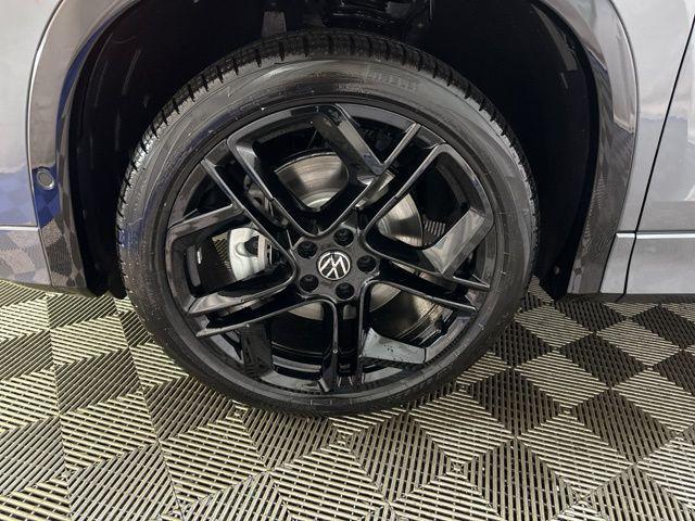 new 2025 Volkswagen Tiguan car, priced at $34,236