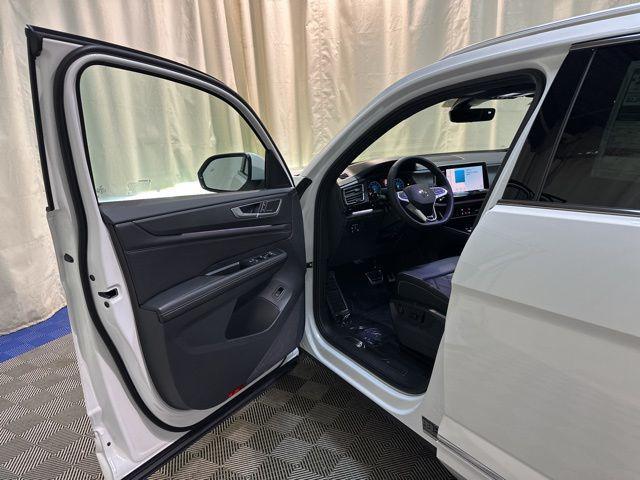 new 2026 Volkswagen Atlas Cross Sport car, priced at $53,456