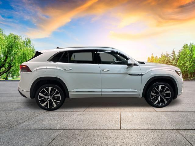 new 2026 Volkswagen Atlas Cross Sport car, priced at $53,456