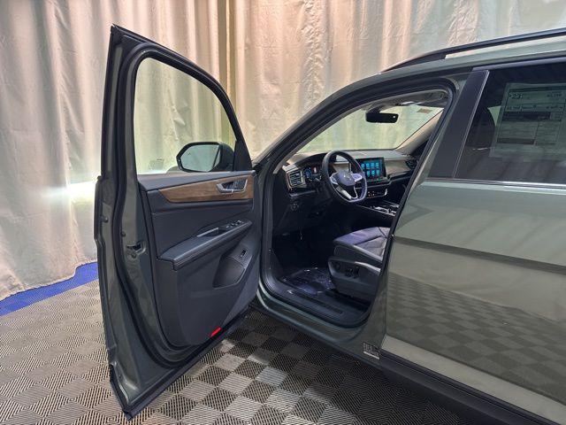 new 2026 Volkswagen Atlas car, priced at $44,309