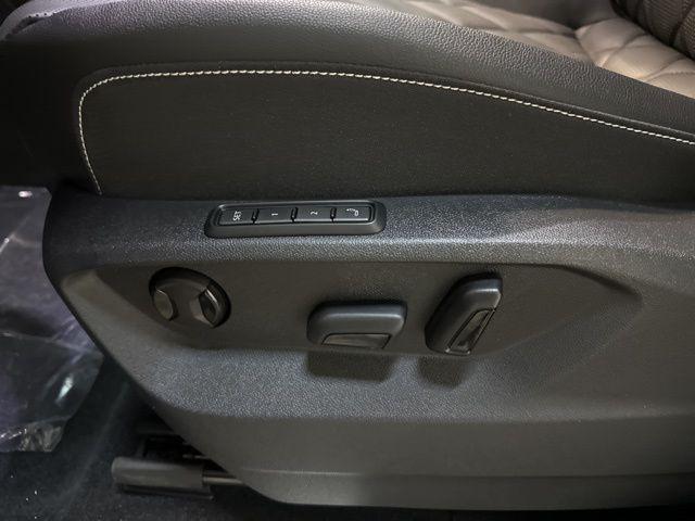 new 2026 Volkswagen Atlas car, priced at $54,053