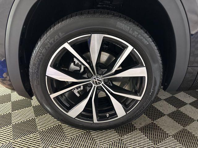 new 2026 Volkswagen Atlas car, priced at $54,053