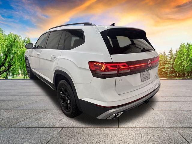 new 2024 Volkswagen Atlas car, priced at $43,853