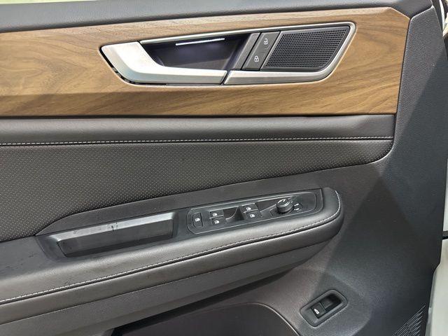 new 2026 Volkswagen Atlas car, priced at $44,234