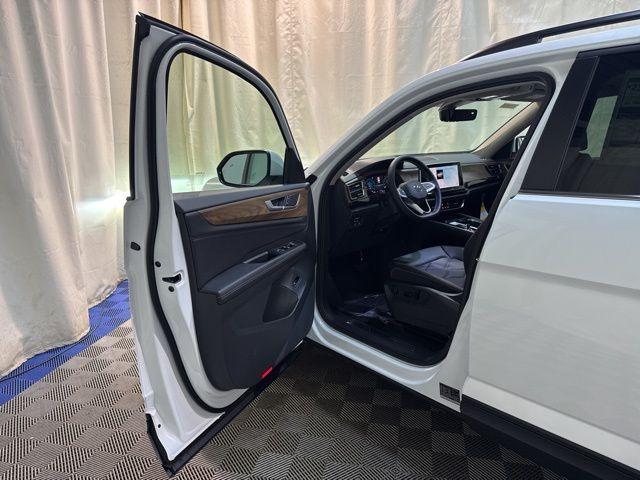 new 2026 Volkswagen Atlas car, priced at $44,234