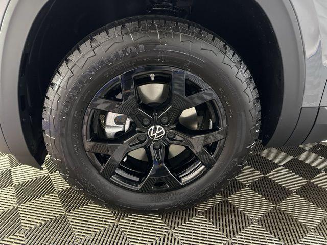 new 2025 Volkswagen Atlas car, priced at $43,219