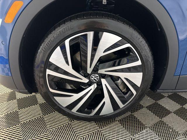 new 2025 Volkswagen ID.4 car, priced at $49,268