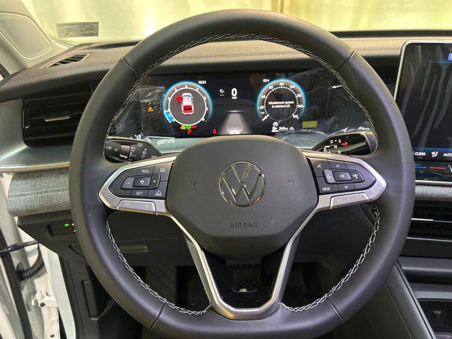 new 2025 Volkswagen Tiguan car, priced at $31,930