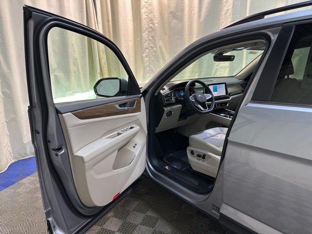 new 2026 Volkswagen Atlas car, priced at $44,309