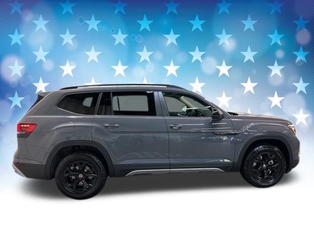 new 2025 Volkswagen Atlas car, priced at $43,726