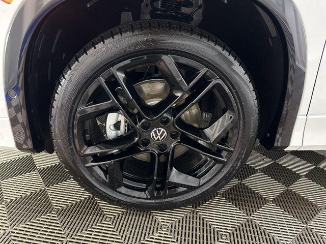 new 2025 Volkswagen Tiguan car, priced at $34,916