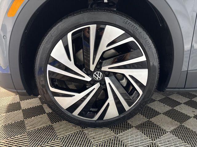 new 2025 Volkswagen ID.4 car, priced at $52,443