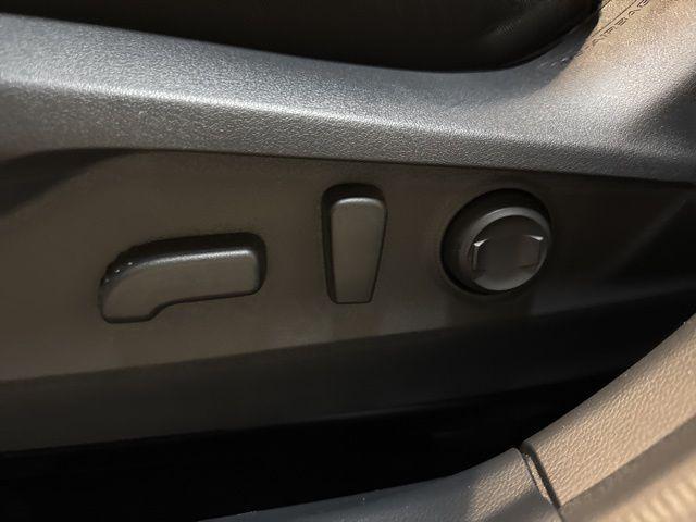 used 2025 Subaru Outback car, priced at $31,000