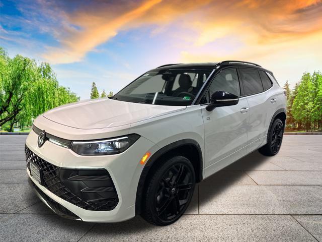 new 2025 Volkswagen Tiguan car, priced at $35,053