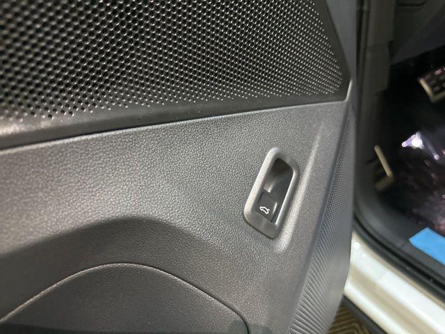 new 2025 Volkswagen Tiguan car, priced at $35,053