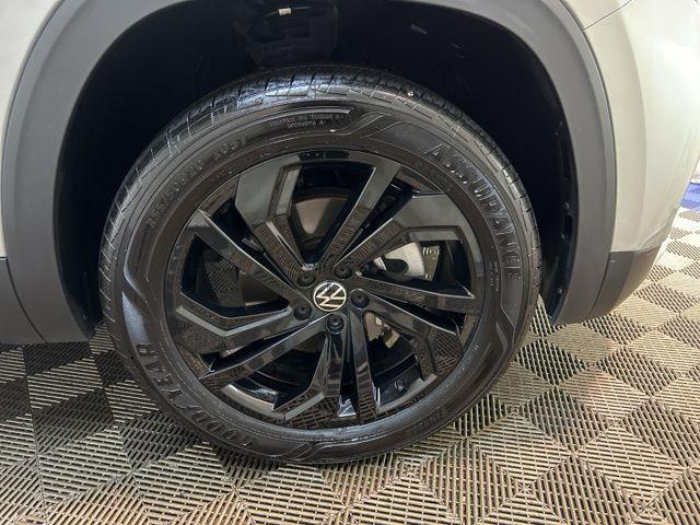 used 2023 Volkswagen Atlas car, priced at $31,300