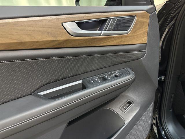 new 2025 Volkswagen Atlas car, priced at $42,341