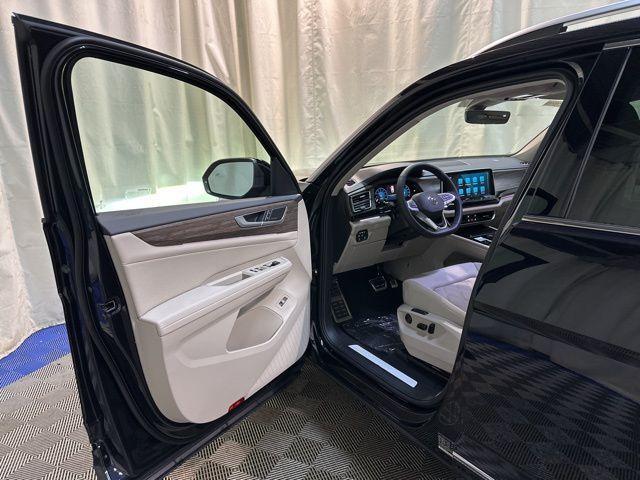 new 2025 Volkswagen Atlas car, priced at $47,047