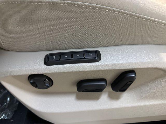 new 2025 Volkswagen Atlas car, priced at $47,047