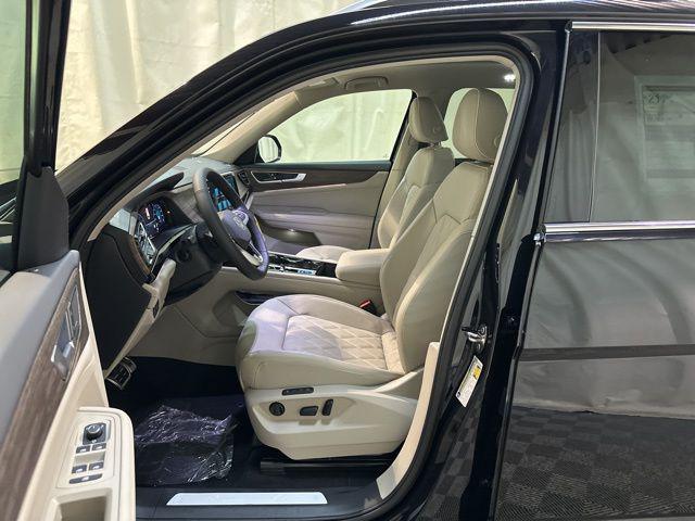 new 2025 Volkswagen Atlas car, priced at $51,373