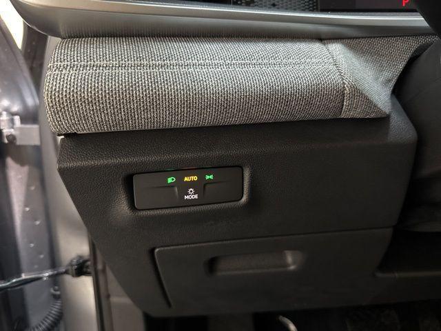 new 2025 Volkswagen Tiguan car, priced at $30,172