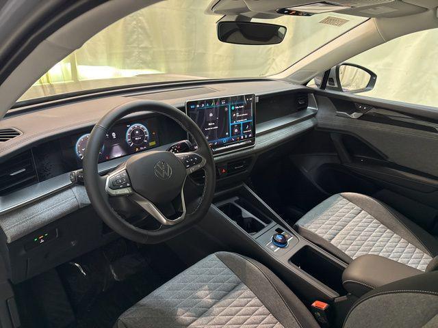 new 2025 Volkswagen Tiguan car, priced at $30,172