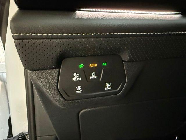 new 2025 Volkswagen Atlas car, priced at $52,545