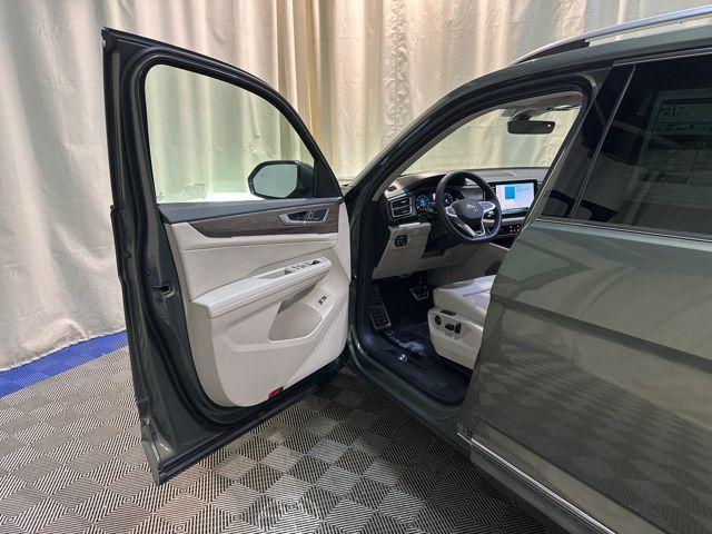 new 2026 Volkswagen Atlas car, priced at $54,187