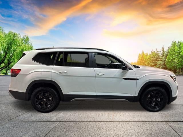 new 2025 Volkswagen Atlas car, priced at $45,637