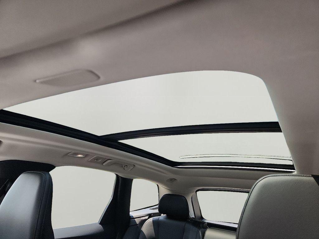 used 2023 Volvo XC60 car, priced at $29,995