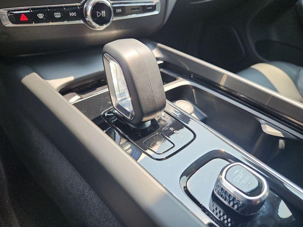 used 2023 Volvo XC60 car, priced at $29,995