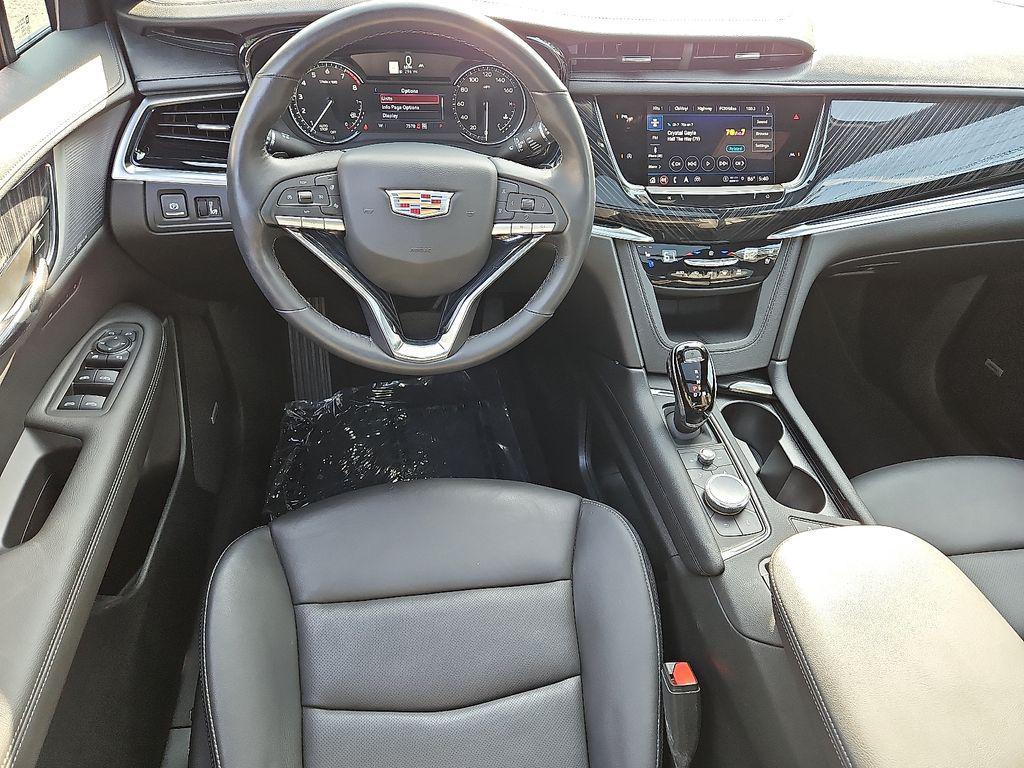 used 2024 Cadillac XT6 car, priced at $48,250