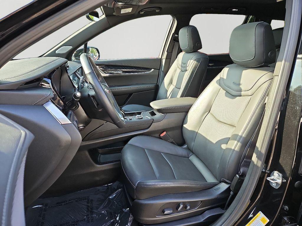 used 2024 Cadillac XT6 car, priced at $47,475